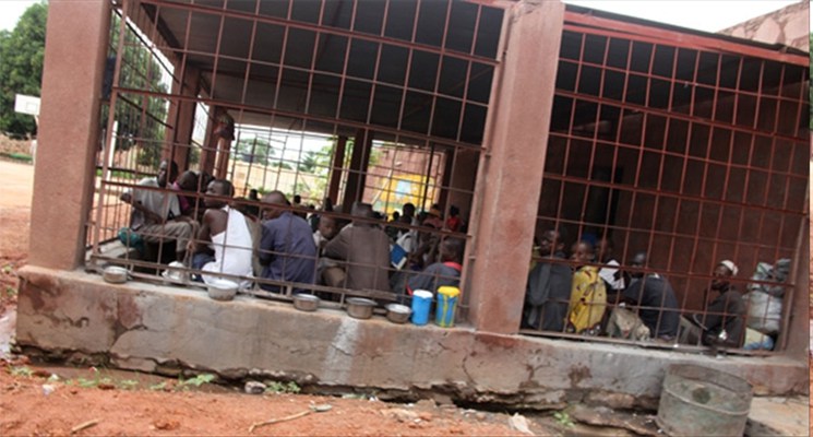 Article : Prison de Kati: comment on arnaque les détenus